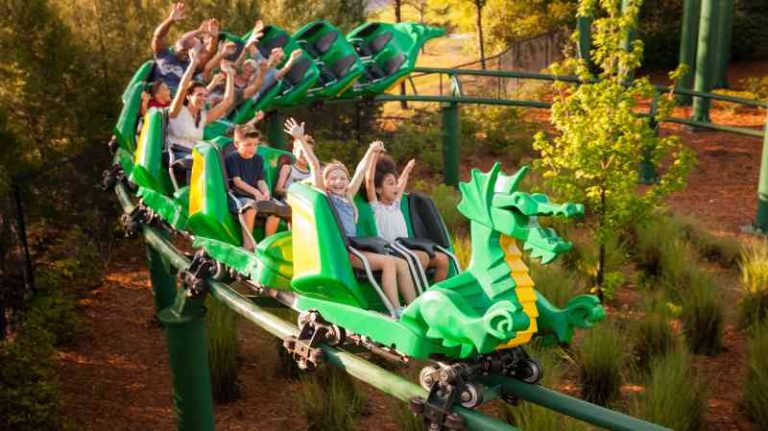 Legoland y Alton Towers adoptan el sistema de precios ‘surge’ al estilo de las aerolíneas.